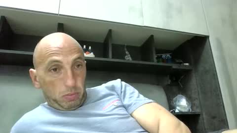 alex120475 online show from April 6, 2026, 9:27 pm