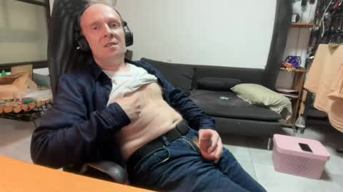 alex125223 online show from August 1, 2026, 12:32 am