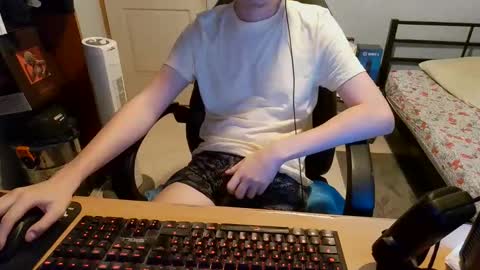 Snapshot of alex97420 chatting on November 12, 2025, 7:35 pm Alex online show from November 12, 2025, 7:35 pm