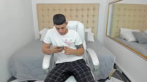 alex online show from December 15, 2025, 11:36 am