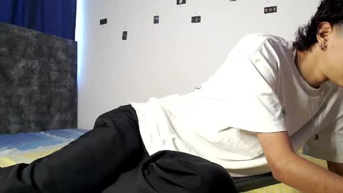 alex_mark_ online show from April 16, 2026, 5:03 pm