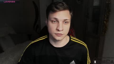 Snapshot of alex_milson chatting on December 16, 2025, 9:20 pm alex_milson online show from December 16, 2025, 9:20 pm