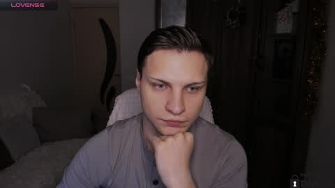 Snapshot of alex_milson chatting on December 21, 2025, 7:54 pm alex_milson online show from December 21, 2025, 7:54 pm