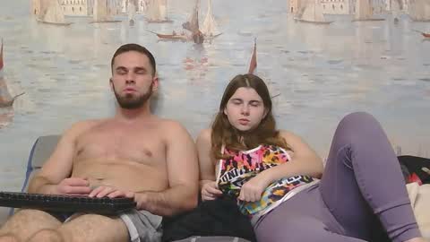 Alex and Sarah online show from November 26, 2025, 1:06 am