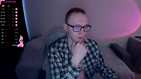 alex_silent online show from October 17, 2025, 10:29 am
