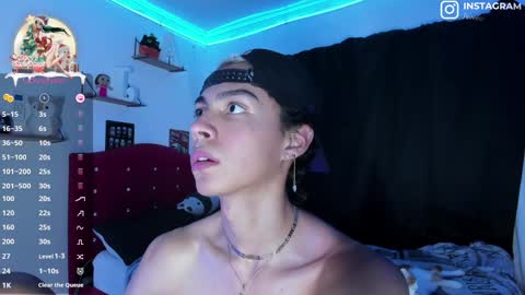 Snapshot of alex_sweet_69 chatting on December 22, 2024, 12:27 pm Alex online show from December 22, 2024, 12:27 pm