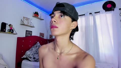 Snapshot of alex_sweet_69 chatting on January 25, 2025, 1:30 pm Alex online show from January 25, 2025, 1:30 pm