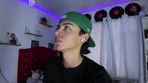 Snapshot of alex_sweet_69 chatting on February 17, 2025, 12:16 pm Alex online show from February 17, 2025, 12:16 pm