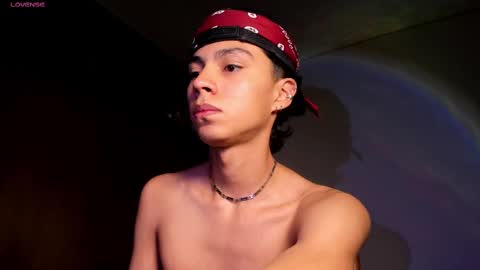 Snapshot of alex_sweet_69 chatting on September 17, 2025, 1:35 pm Alex online show from September 17, 2025, 1:35 pm