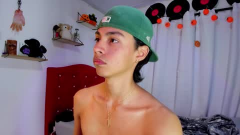 Snapshot of alex_sweet_69 chatting on October 24, 2025, 2:13 pm Alex online show from October 24, 2025, 2:13 pm