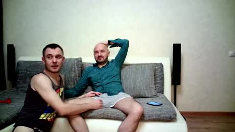 Alex and Tobey online show from November 21, 2025, 6:01 am