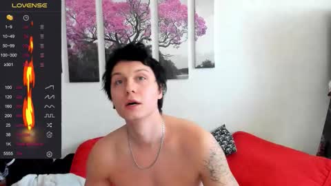 Alex WandHot online show from November 18, 2025, 6:07 am