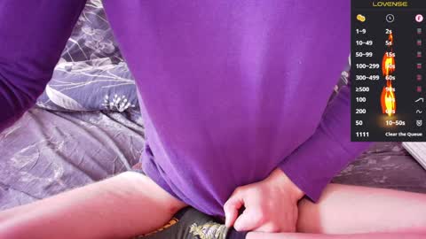 Alex WandHot online show from April 9, 2026, 6:41 am