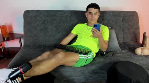 Alex Woll online show from November 2, 2025, 7:16 pm