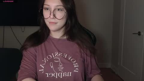 Snapshot of alexa_dream chatting on December 17, 2024, 12:45 am dont be afraid to click social media link its working just click on that online show from December 17, 2024, 12:45 am