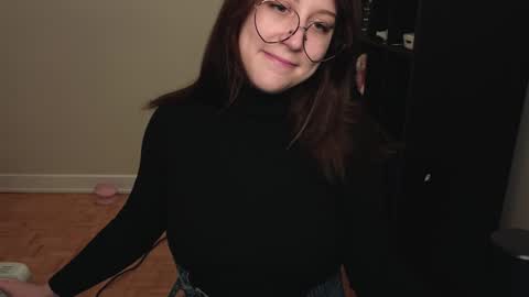 Snapshot of alexa_dream chatting on December 25, 2024, 11:31 pm dont be afraid to click social media link its working just click on that online show from December 25, 2024, 11:31 pm