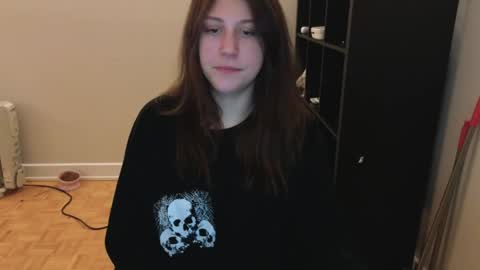 Snapshot of alexa_dream chatting on December 28, 2024, 3:04 am dont be afraid to click social media link its working just click on that online show from December 28, 2024, 3:04 am