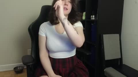 Snapshot of alexa_dream chatting on January 30, 2025, 12:50 am dont be afraid to click social media link its working just click on that online show from January 30, 2025, 12:50 am