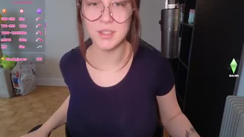 Snapshot of alexa_dream chatting on March 3, 2025, 9:59 pm dont be afraid to click social media link its working just click on that online show from March 3, 2025, 9:59 pm