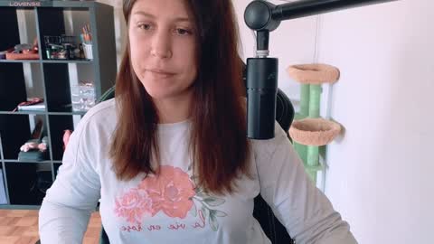 Snapshot of alexa_dream chatting on September 16, 2025, 8:43 pm dont be afraid to click social media link its working just click on that online show from September 16, 2025, 8:43 pm