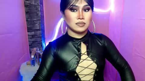 alexa_hansung online show from November 14, 2025, 3:55 pm