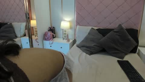 Snapshot of alexa_jonees chatting on June 1, 2026, 7:37 pm Alexa online show from June 1, 2026, 7:37 pm