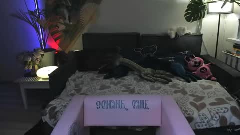 alexa_pirs online show from May 13, 2026, 5:21 pm