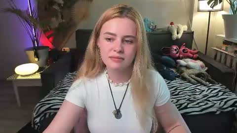 Snapshot of alexa_pirs chatting on June 13, 2026, 3:21 pm alexa_pirs online show from June 13, 2026, 3:21 pm