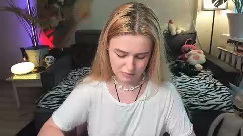 Snapshot of alexa_pirs chatting on June 17, 2026, 4:08 pm alexa_pirs online show from June 17, 2026, 4:08 pm