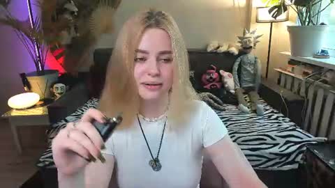 Snapshot of alexa_pirs chatting on June 18, 2026, 11:03 am alexa_pirs online show from June 18, 2026, 11:03 am