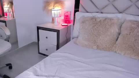 alexa_tobar online show from March 27, 2026, 8:08 pm