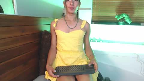 alexa_vandercloude online show from September 19, 2025, 11:27 pm