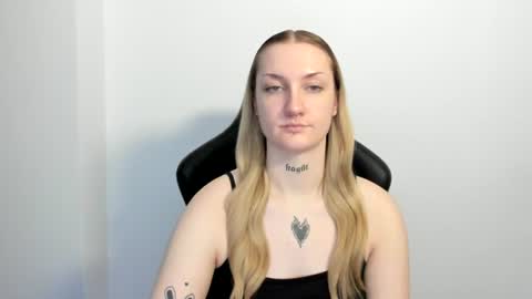 Snapshot of alexafragile chatting on June 25, 2026, 1:26 pm Alexa online show from June 25, 2026, 1:26 pm