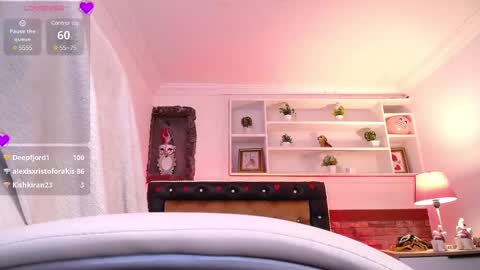 Snapshot of alexamoon__ chatting on December 3, 2024, 8:17 pm Alexa Moon online show from December 3, 2024, 8:17 pm