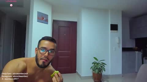 Onlyfansalexmartinezwb  Instagram alexwbmartinez  Twitter martinezcb937 online show from September 11, 2025, 10:43 pm