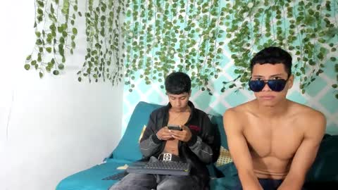 chicos hot online show from September 29, 2025, 1:38 pm
