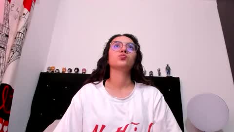 alexandra clauss online show from February 14, 2026, 9:44 pm