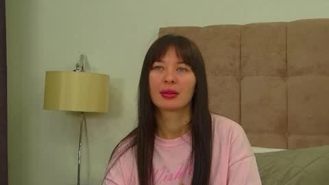 AlexandraBloom online show from February 5, 2026, 6:23 pm