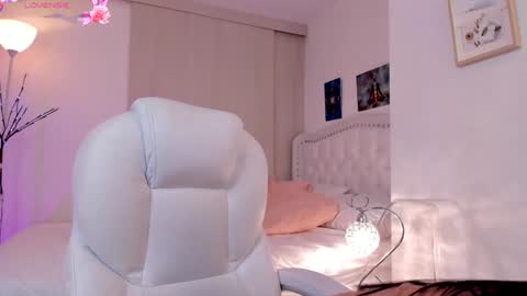 lexandra  online show from December 30, 2024, 5:15 am