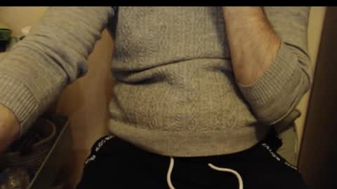 Snapshot of alexbelly chatting on October 8, 2025, 10:29 pm alexbelly online show from October 8, 2025, 10:29 pm