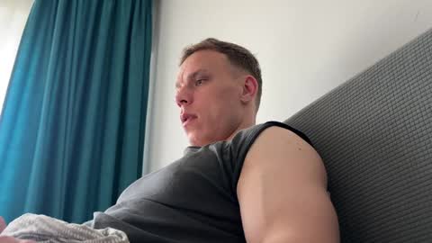 alexfit96 online show from May 3, 2026, 3:40 pm