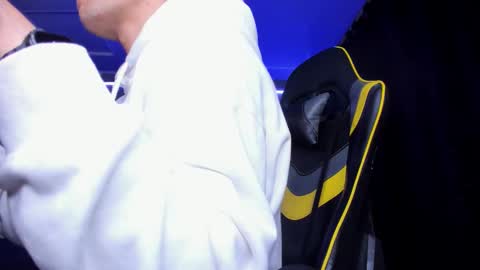 alexgiraldo__ online show from October 20, 2025, 2:45 am