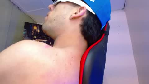 alexgiraldo__ online show from May 27, 2026, 7:00 pm