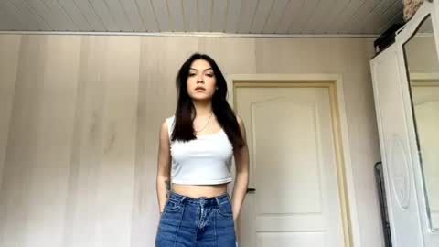 Snapshot of alexiaficke chatting on April 13, 2026, 10:32 am Emila online show from April 13, 2026, 10:32 am