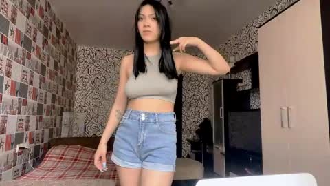 Snapshot of alexiaficke chatting on April 14, 2026, 12:22 pm Emila online show from April 14, 2026, 12:22 pm