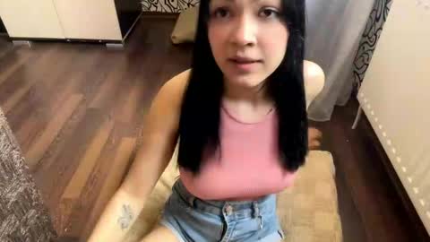 Snapshot of alexiaficke chatting on May 17, 2026, 9:06 am Emila online show from May 17, 2026, 9:06 am