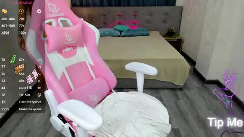 Snapshot of alexisl0ve chatting on March 7, 2025, 10:21 pm Alexis Mon Tue Wed Thu Fri 7 GMT 0100am-0700am online show from March 7, 2025, 10:21 pm