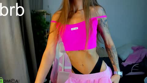 Snapshot of alexisl0ve chatting on September 24, 2025, 8:45 pm Alexis Mon Tue Wed Thu Fri 7 GMT 0100am-0700am online show from September 24, 2025, 8:45 pm