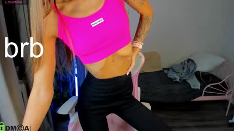 Snapshot of alexisl0ve chatting on September 25, 2025, 8:12 pm Alexis Mon Tue Wed Thu Fri 7 GMT 0100am-0700am online show from September 25, 2025, 8:12 pm