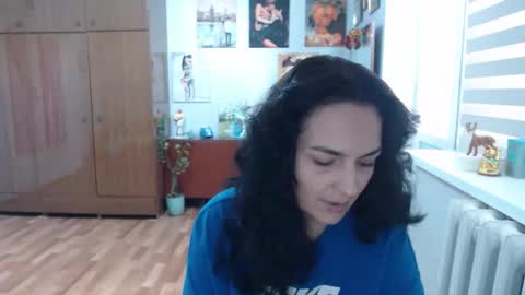 AlexisMillers online show from September 18, 2025, 8:49 am